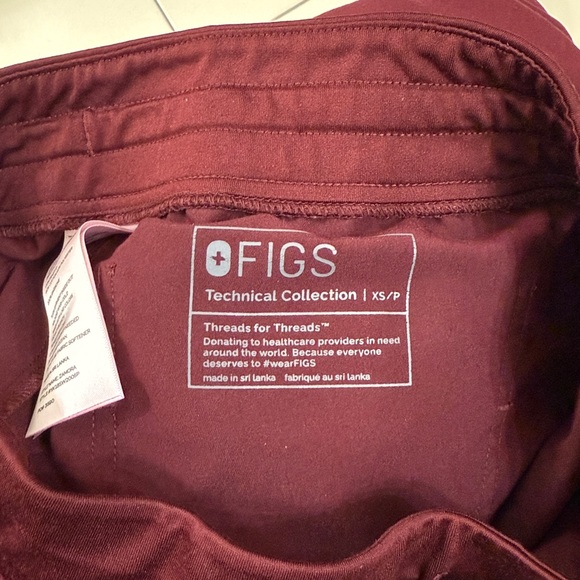 FIGS Women's Burgundy Scrub Pants High Waisted Zamora Jogger Scrub
Pants size XS - Picture 11 of 11